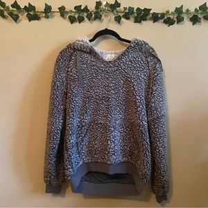 Altar'd State Women's Black and Gray Medium Sherpa Pullover Hoodie Sweatshirt